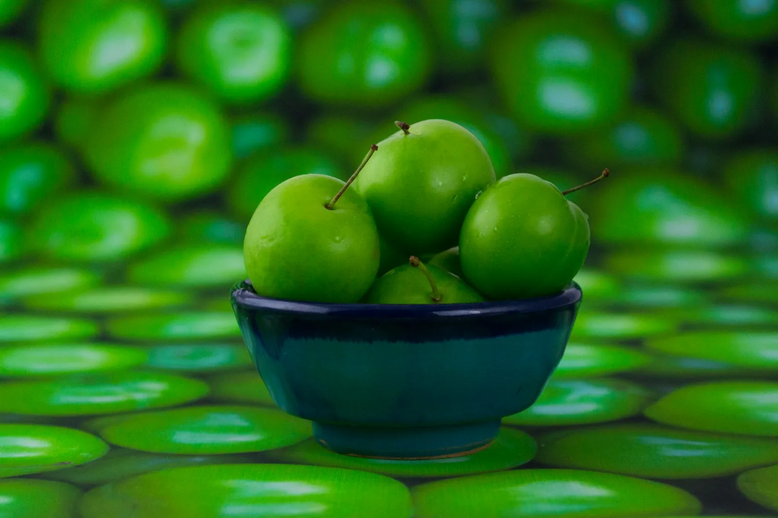 Tomatillo salsa, the green sauce used on traditional chalupas