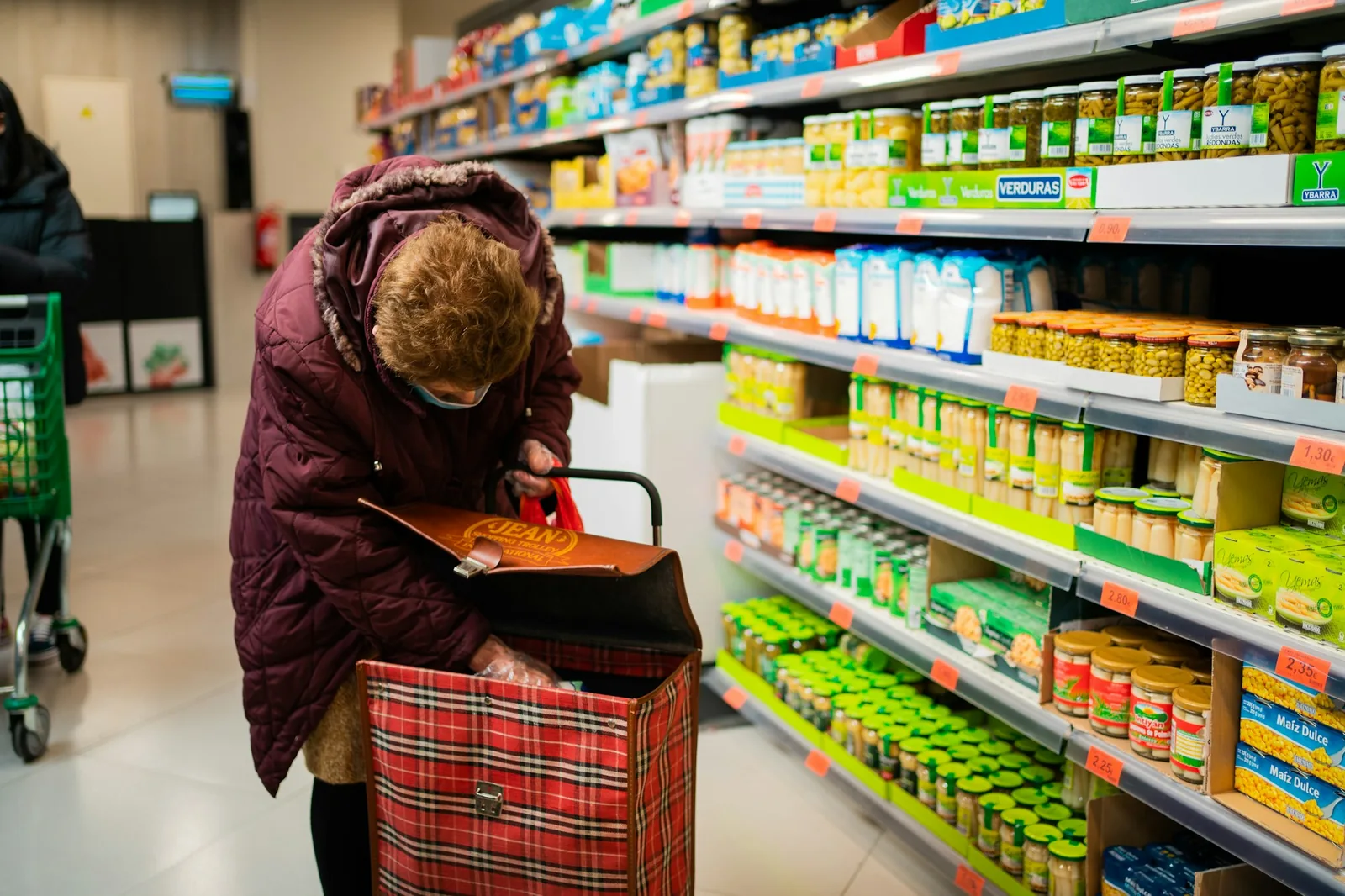 Reading the label on a packaged food